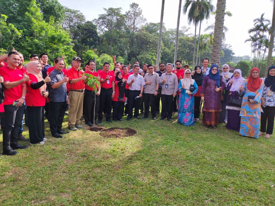 Universiti Kebangsaan Malaysia (UKM) melancarkan Taman Botani Bangi (TBB) di kampus induk di Bangi
