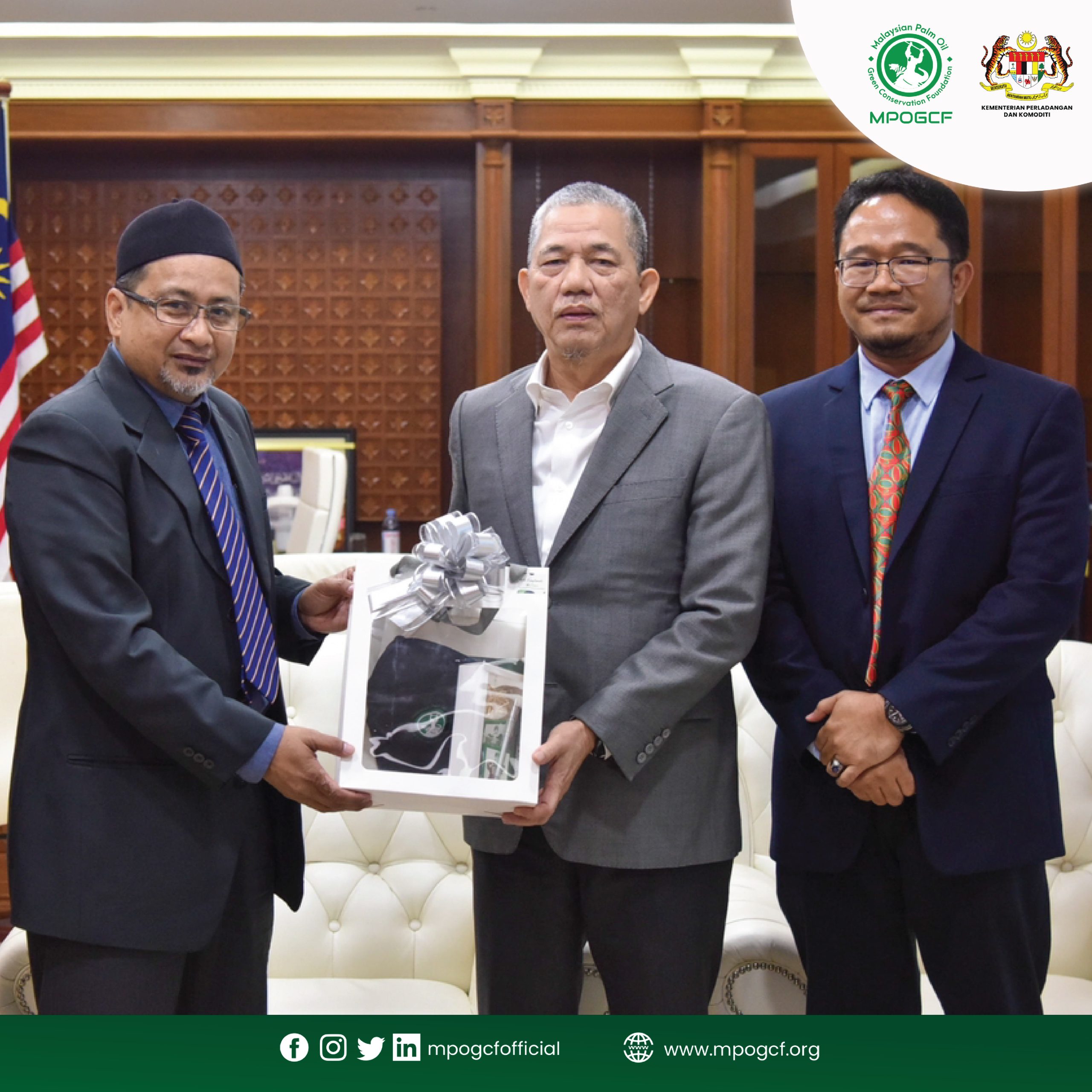 (MPOGCF) mengadakan kunjungan hormat kepada YAB Dato’ Sri Fadillah Yusof, Timbalan Perdana Menteri yang juga Menteri Perladangan dan Komoditi