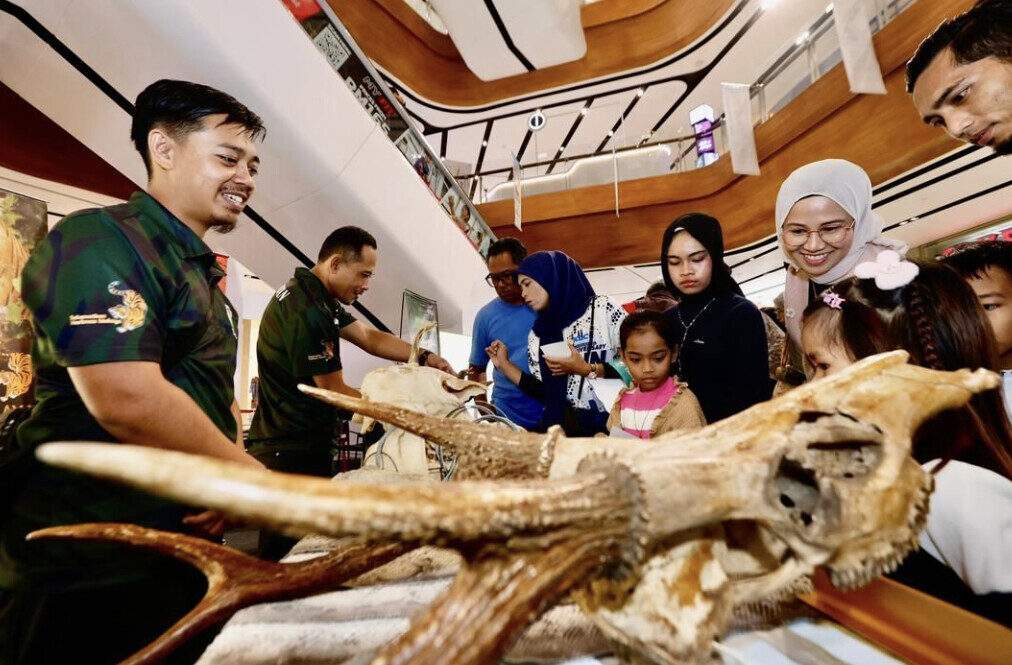 Pelancaran buku panduan pengecaman tapak hidupan liar meriahkan kemuncak Jelajah Sawit Hijau MPOGCF 2025