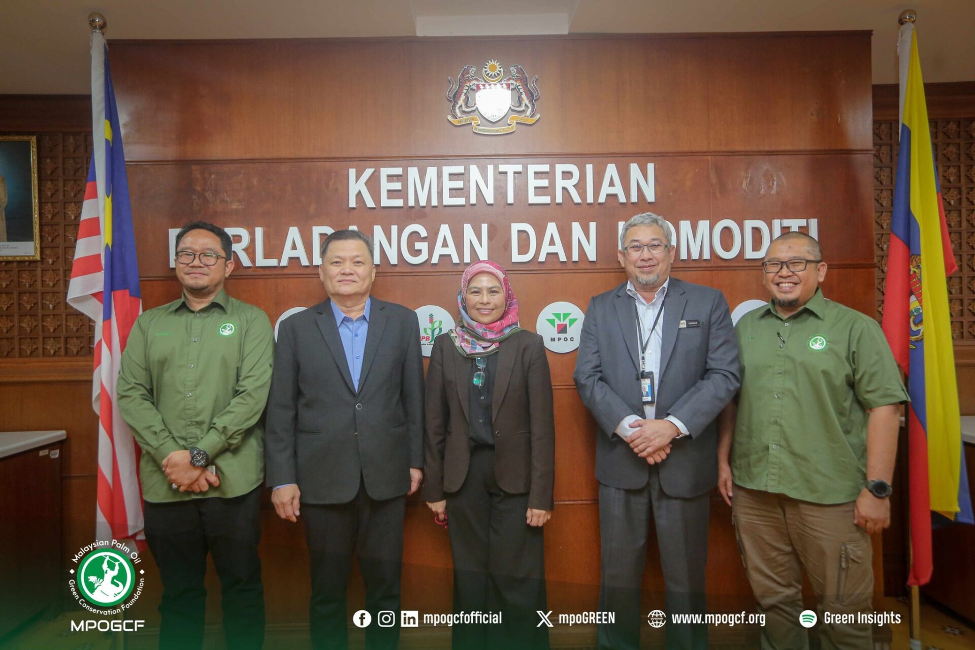 Sesi taklimat sektor sawit kepada YBM dan YBTM